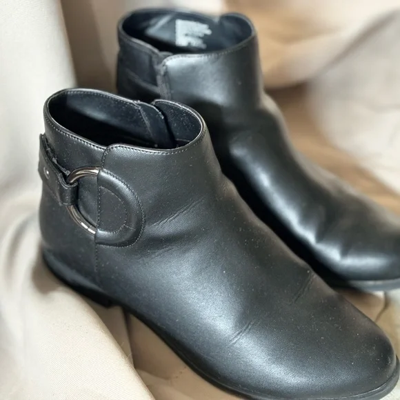 Alfani Black Leather Ankle Booties with Side Zip - Picture 9 of 10